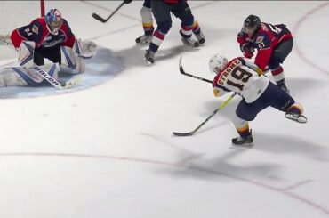 Strome ties it 1 minute after Spitfires open scoring snapping one past Dipietro