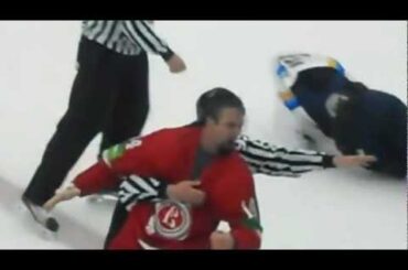 Hockeyfighters.cz Gillies vs Mirasty.wmv