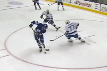Nazem Kadri makes ridiculous move before scoring