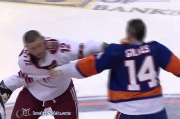 Paul Bissonnette vs Trevor Gillies Dec 18, 2010