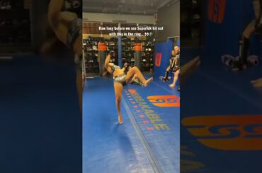 How long before we see Superlek hit out with this in the ring… 👀🤷‍♂️ #shorts