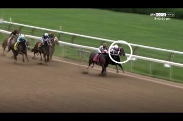 Incredible moment racehorse tries to bite rival close to finish line!