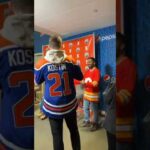 Klim Kostin Makes Flames Fan Wear His Jersey For Photo 😂