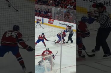 Riley Kidney à la mise au jeu