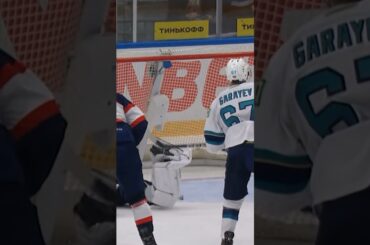 Шикарный сэйв Михаила Бердина😱 Mikhail Berdin amazing stick save😎