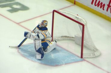 Craig Anderson warms up during the Sabres @ Senators hockey game