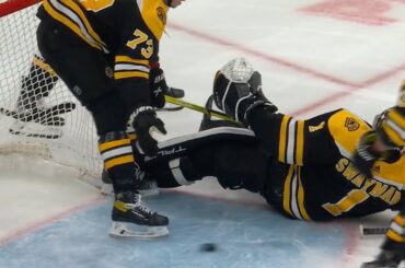 Andrew Mangiapane With The Shorty Makes it 3-0 Calgary