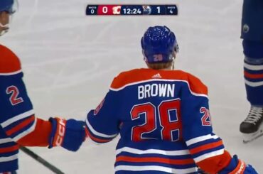 Connor Brown of the Edmonton Oilers scores goal against Calgary Flames-NHL preseason 04-10-2023