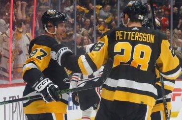 Crosby strikes 1st in the battle vs Bedard!!