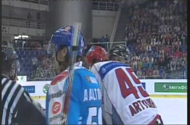 Russia vs. Finland Hockey Fight (FIN commentary)