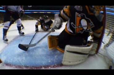 Burakovsky sneaks a goal past Fleury