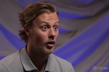 Adam Boqvist i Know Your Stats | Adam Boqvist plays Know Your Stats game