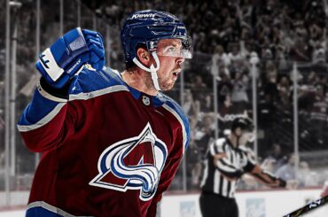 Avalanche DOMINATE Home Opener