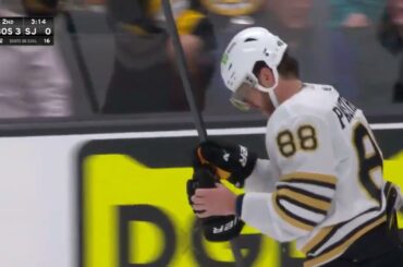 David Pastrňák scores very BIZARRE goal vs Sharks (10/19/2023)