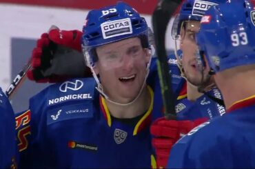 Мозес организует Маннинену первый гол в КХЛ