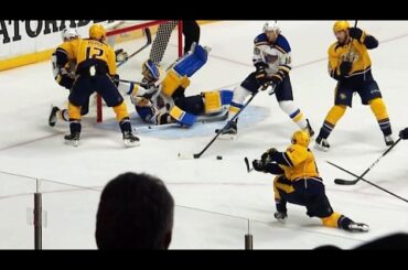 Ellis picks up loose change, breaks the ice in Game 4