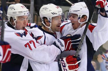 Backstrom nets tying goal in final seconds