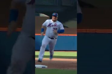 Daniel Vogelbach went 1st to home real quick!!