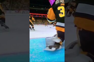 Blackhawks C #16 Jason Dickinson 🥅(1) 🏒Wrist-Shot Goal