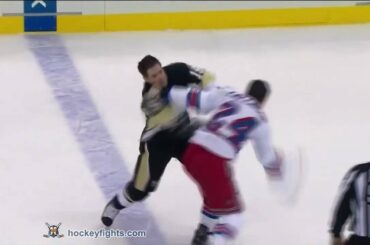 Ryan Callahan vs Mike Comrie Nov 15, 2010