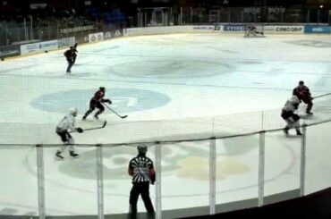 Ässät-Sport 20.1.2015. Esa Lindell antaa pommin Kangasniemelle. Matt Generous mussuttaa :D