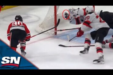 Devils' Vitek Vanecek Dives Across Crease to Make RIDICULOUS Save vs. Blackhawks