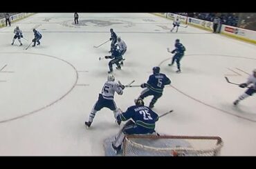 Leafs' van Riemsdyk deflects point shot to bring game within one