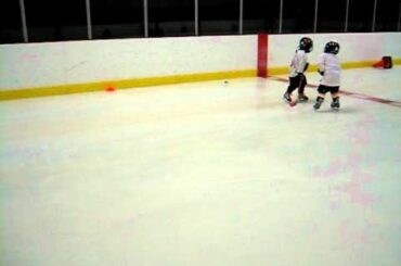 Hunter Gould vs Riley Walsh August 2009 at first Squirrel Hockey Clinic