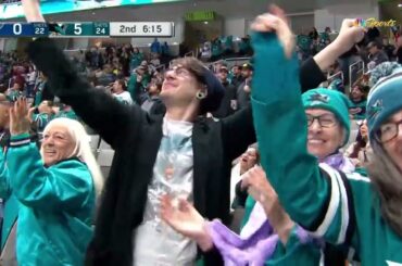 Nikita Okhotiuk gets an assist on Hoffman's goal vs Blues (16 nov 2023)