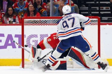 McDavid penalty shot? Too McEasy! 😎