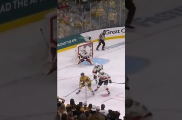 Zack Whitecloud with his 2nd restores the lead 3-2 #goldenknights #panthers #nhl #stanleycup