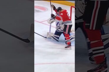 Blackhawks LW #27 Lukas Reichel PP🥅(1) 🏒Tip-In Goal