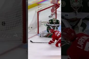 Larkin with the JUICY rebound 😎 🏒