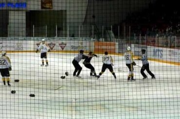 Emerson Hrynyk vs Michael Ferland tried to fight