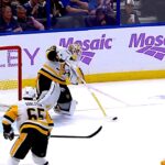 IT'S A GOALIE GOAL BABY!!