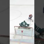 The MITTS on this guy!!  👀 👐