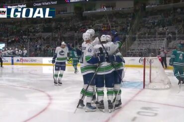 Ilya Mikheyev makes it 5:0 vs Sharks from Soucy's dish (2 nov 2023)