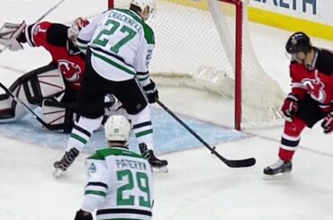 Kinkaid makes big recovery save to deny Stars a goal