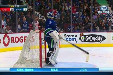 Tomas Tatar catches Luongo off guard