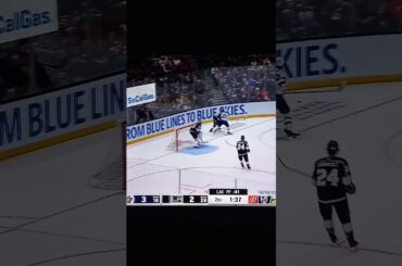 Jordan Spence Hits Mason Appleton #nhl #hockey #lakings #jets