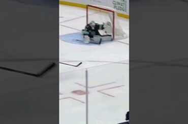 GRUBAUER, HOLY COW WHAT A SAVE!#SHORTS #NHL #HOCKEY