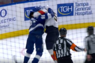 Steven Stamkos Drops The Gloves With Aaron Ekblad After Stamkos Cheap Shots Ekblad