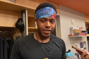 Ke'Bryan Hayes on eating sunflower seeds during play in Pirates game