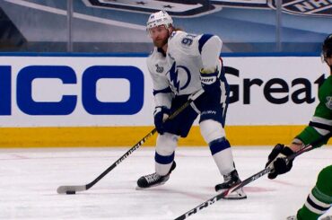 Steven Stamkos Scores in Return to Lineup