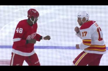 Givani Smith vs Milan Lucic NHL Scrap