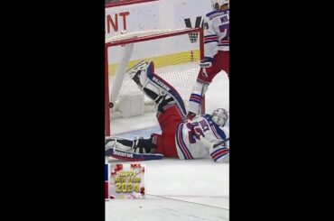 Jonathan Quick Might Have just Had The Save Of The Year 👏