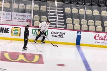 Pittsburgh Penguins injured defenseman John Ludvig on the ice 1/11/24 before the team’s AM skate.