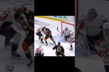 BROCK MCGINN SPIN BACK BETWEEN THE LEGS AND IN! #NHL #HOCKEY