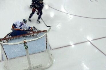 Greiss makes huge save on Werenski to deny Blue Jackets a second