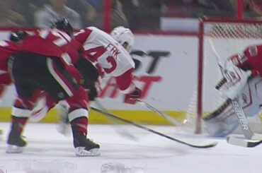 Red Wings' Frk beats Anderson while going to ground